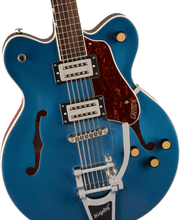 Load image into Gallery viewer, Gretsch G2622T Streamliner Centre Block Double-Cut w/Bigsby - Dark Denim