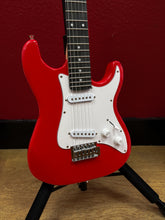 Load image into Gallery viewer, Encore E34RD Blaster Series 3/4 Size Electric Guitar - Red