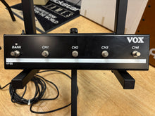 Load image into Gallery viewer, Pre-Loved VOX VT30 Valvetronix 30W Electric Amp w/ VOX VFS5 Floor Pedal - Excellent Condition