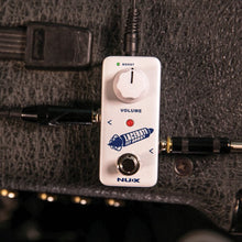 Load image into Gallery viewer, NUX Lacerate Boost Mini Guitar Effects Pedal - NFB-2