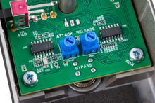 Load image into Gallery viewer, Fender Bassman Compressor Effects Pedal
