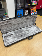 Load image into Gallery viewer, Pre-Loved Fender Player Jazz 4-String Bass Lake Placid Blue w/Fender Deluxe Moulded Case - Good Condition
